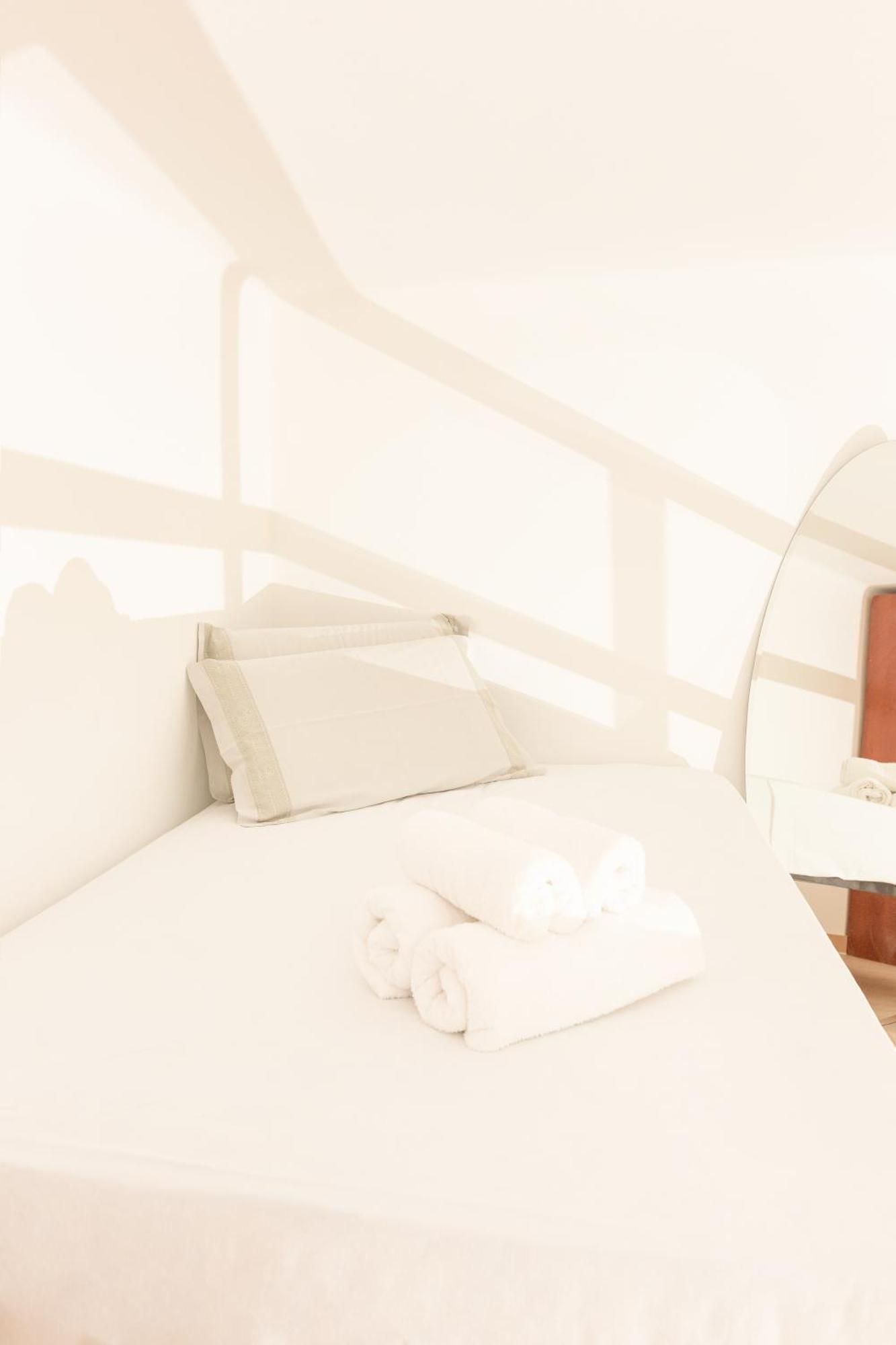 Cream Little Apartment - M1 - City Center Милано Екстериор снимка